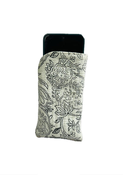Mobile pouch