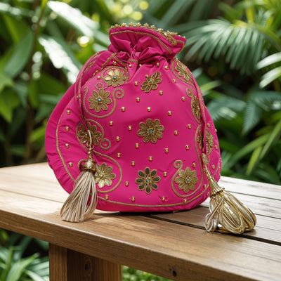 Gottapatti Buta with Small Moti Potli Bag